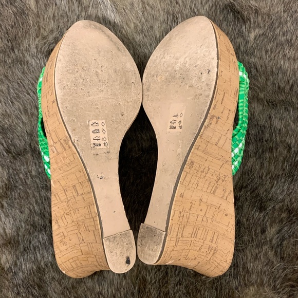 Michael Antonio Wedges. Wears like a size 9 - Picture 10 of 10